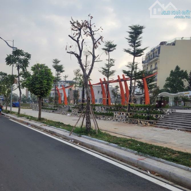 Đất NGỌC THỤY - 65M - HƠN 8 TỶ - TRUNG TÂM, Ô TÔ VÀO ĐẤT, GẦN ĐƯỜNG 17M, 100M RA CHỢ, XÂY - 3