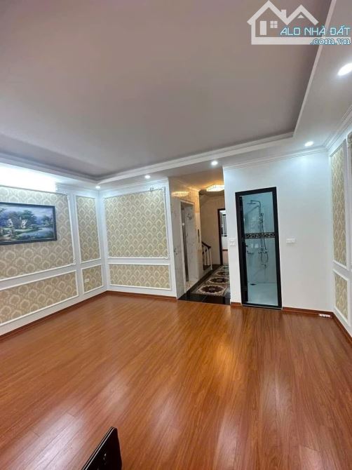 Bán nhà Nguyễn Văn Cừ, Long Biên, 93m2, 5 tầng, giá 18.5 tỷ - 3