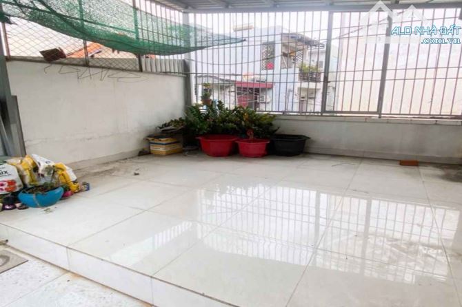 Bán nhà hẻm Lý Tuệ, Tân Phú, 5m x 11m, 55 m² gần mặt tiền, 3PN - Giá 4.1 tỷ TL - 3