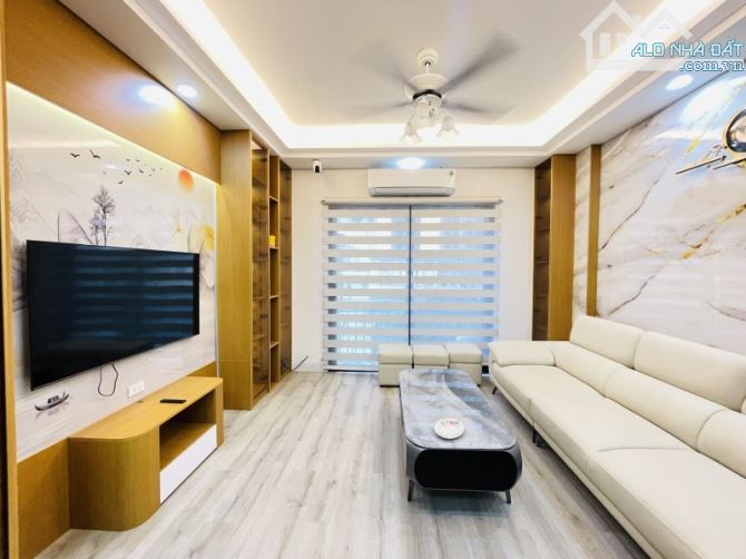 Bán nhà Bồ Đề, Long Biên, 48M2, 5 TÂNG, mt 4.3m, GÂN HỒ, NỘI THẤT ĐẸP, Ở SƯỚNG, ĐẦU TƯ. - 3