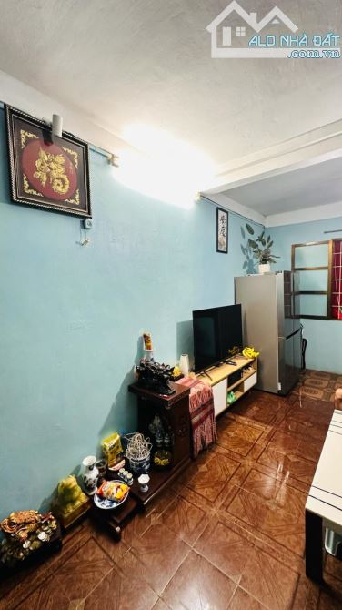 Bán căn hộ tầng 2 ngõ 156 Kim Ngưu, 60m2, 3 ngủ, sổ riêng, 3.8 tỷ - 5