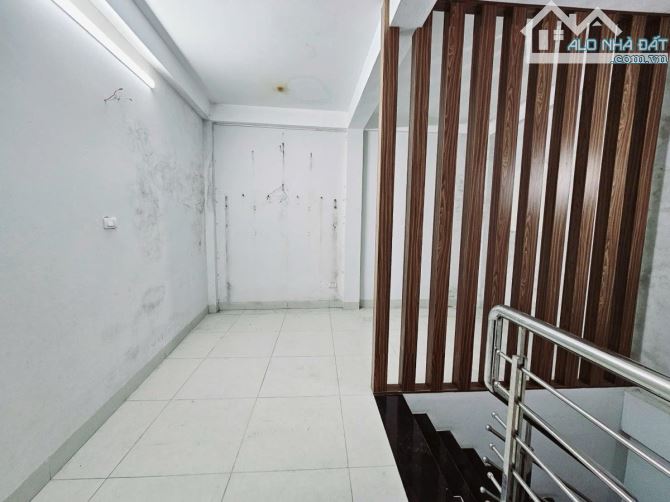 Bán nhà đẹp Mỹ Đình, 31m2, 4 tầng, lô  góc, ngõ ba gác, 4.29 tỷ - 6