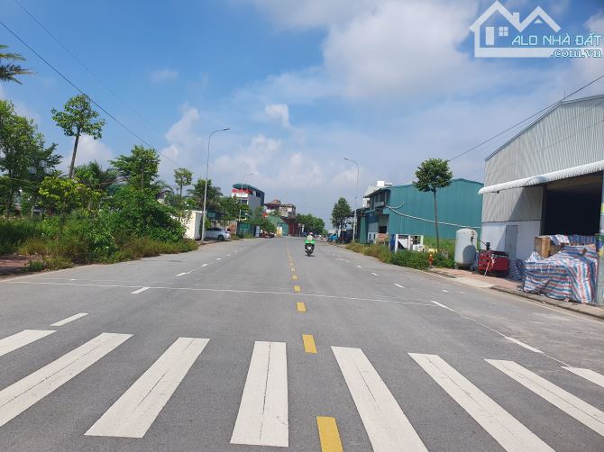 Chủ Cần Bán lô đất biệt thự góc và lô thường tại Khu Dự Án ĐaBaCo Lạc vệ. Nhìn hồ