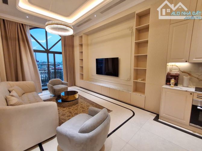 Bán nhà mặt hồ Bồ Đề, Long Biên 62M2, 8 TẦNG, VIEW HỒ, KINH DOANGH, NỘI THẤT CAO CẤP.