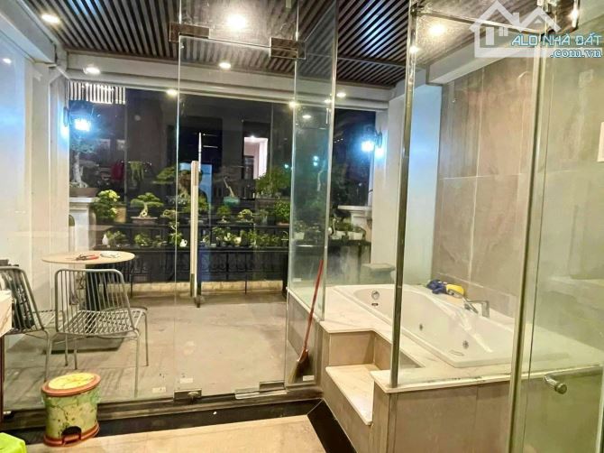 Bán nhà phân lô phố Quần Ngựa, Ba Đình Vỉa hè 23,5 tỷ 70m 6 tầng Thang máy Ô TÔ tránh MT4m