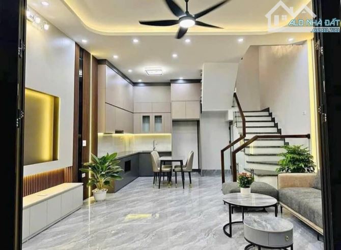 HOA HẬU XUÂN ĐỈNH 42m2 GIÁ HƠN 7 TỶ. 10M RA Ô TÔ - GẦN PHỐ - TẶNG FULL NỘI THẤT .