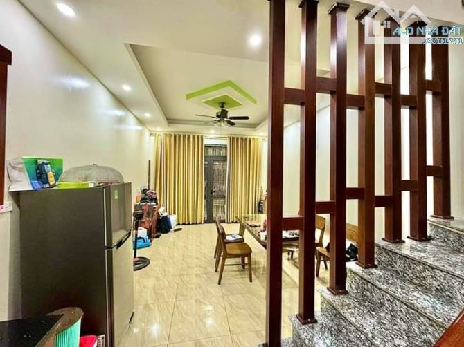 Bán nhà 1Trệt/3lầu Đ.Nguyễn Thiệt Thuận,P.3,Quận 3-DT:31,5m2, Giá: 1tỷ630.