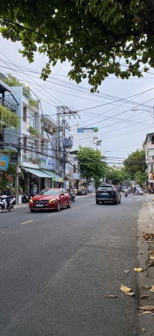 BÁN NHÀ 1 TRỆT 1 LẦU MẶT TIỀN TRẦN NHẬT DUẬT. Trung tâm tp Nha Trang