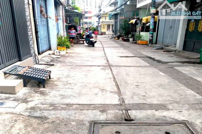 Bán nhà hẻm xe hơi, Phùng Tá Chu, Bình Tân, 3.5m x 10m, 30.5 m² - Giá 5.7 tỷ TL - 1