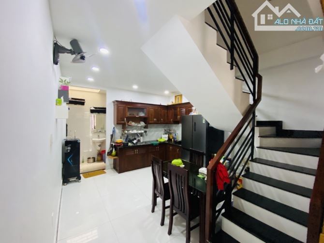 BÁN NHÀ 2 TẦNG, HẺM Ô TÔ, CHỢ HIỆP BÌNH, 50M2 CHỈ NHỈNH 4 TỶ - 1