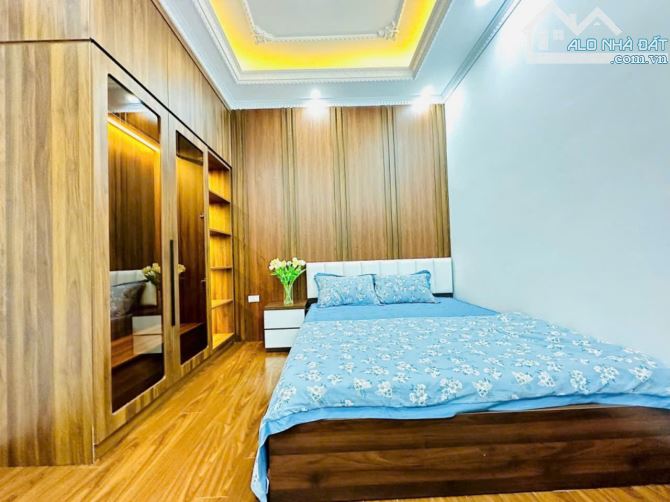 Bán nhà Cầu Giấy , nhà lô góc, tặng full nội thất xin xò, 52m2 , nhỉnh 9 tỷ - 1