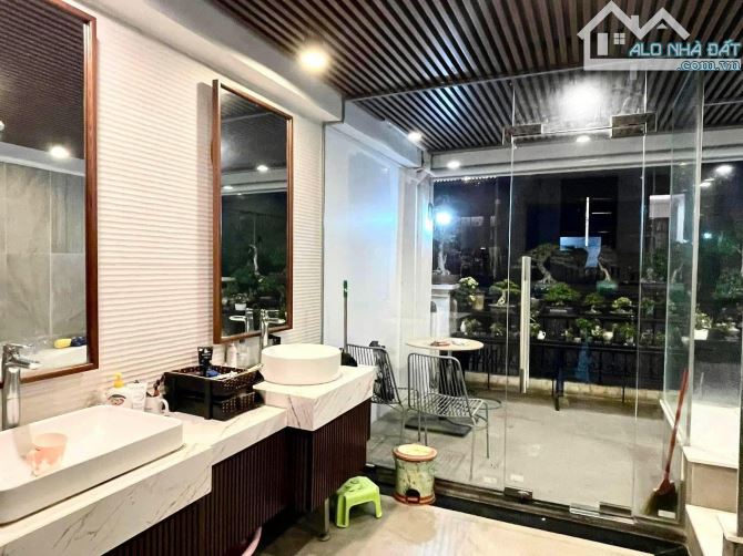 Bán nhà phân lô phố Quần Ngựa, Ba Đình Vỉa hè 23,5 tỷ 70m 6 tầng Thang máy Ô TÔ tránh MT4m - 1