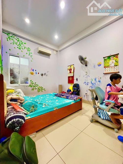 Bán Nhà  Trịnh Đình Trọng, Tân Phú, 94m2, 4 Tầng Mới, Ngang  6m, Nhỉnh 10,2 Tỷ TL. - 1