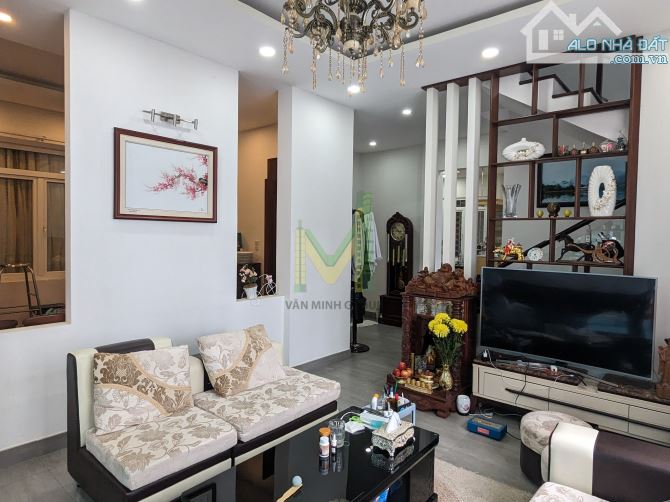 Bán gấp căn villa VIP 1000m2 hai mặt tiền phường 8, Đà Lạt, view đẹp, full thổ cư - 1