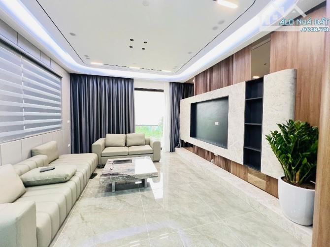 Bán nhà Ngọc Lâm. 70m2. Lô góc. 7 tầng thang máy - gara oto - 2