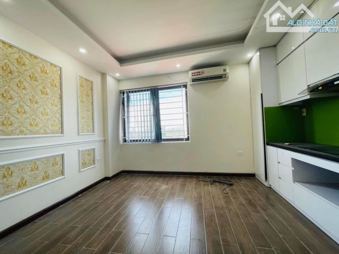 Mặt Phố Hoàng Văn Thái, 70m², 7 Tầng Thang Máy, Giá 28 Tỷ - Kinh Doanh Đắc Địa, Giá Tốt - 2