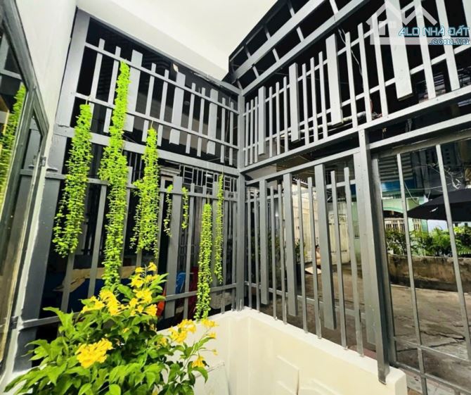 Nhà Gò Vấp sát Phú Nhuận, 2 Tầng, Cách 100m ra mặt tiền, 37m2, Nhỉnh 3 Tỷ - 2