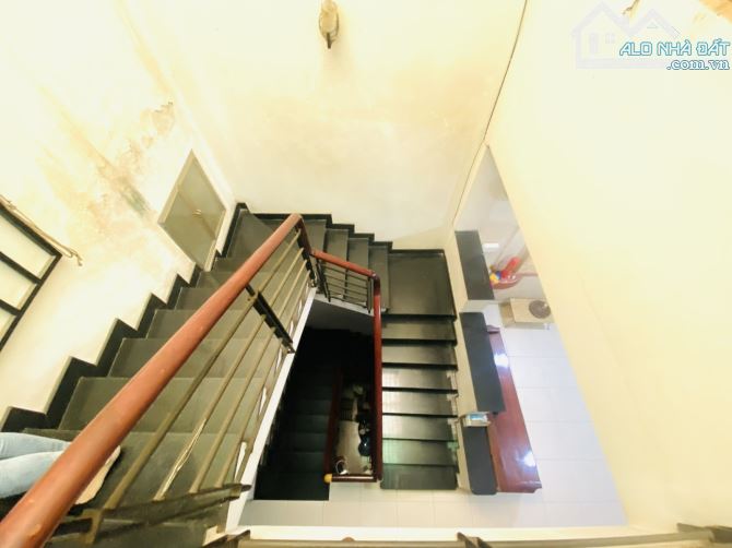 Xuất Cảnh Giảm Mạnh 1.9 Tỷ còn 10.2 Tỷ Nhà MTKD đường số 2 CX Ra Đa P13 Quận 6 4x20 3 Tầng - 9