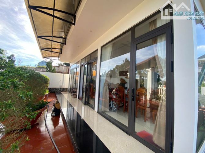 Villa sân vườn mặt tiền P7 200m2 giá chỉ 7.Xxx Tỷ - 4