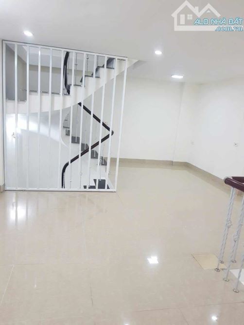 Bán nhà đẹp Âu Cơ, 30m2, 5 tầng, 30m ra phố, 5.95 tỷ - 4