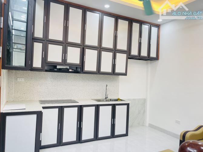 Nhà Mới Đẹp - Bán Gấp - Bùi Ngọc Dương - Hai Bà Trưng - DT : 19,3m2*5 tầng *5,8mMT*4,85tỷ - 6