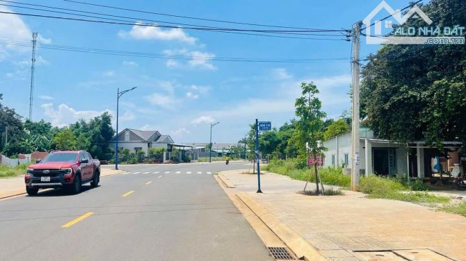 Bán đất trung tâm Thị Trấn Đất Đỏ - đường nhựa Trần Huy Liệu 370m2