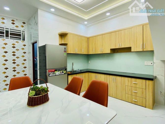 cách sân bay 2km, nhà Bạch Đằng / Tân Bình. 60m2(5x12), giá giảm 230tr còn 2tỷ620 - 1