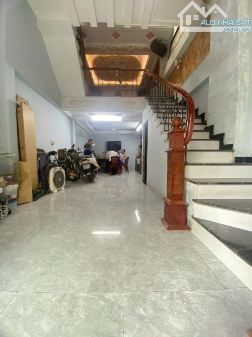 Bán nhà Cầu Bươu, diện tích 40m2, 4 tầng, giá 4,8 tỷ - 1