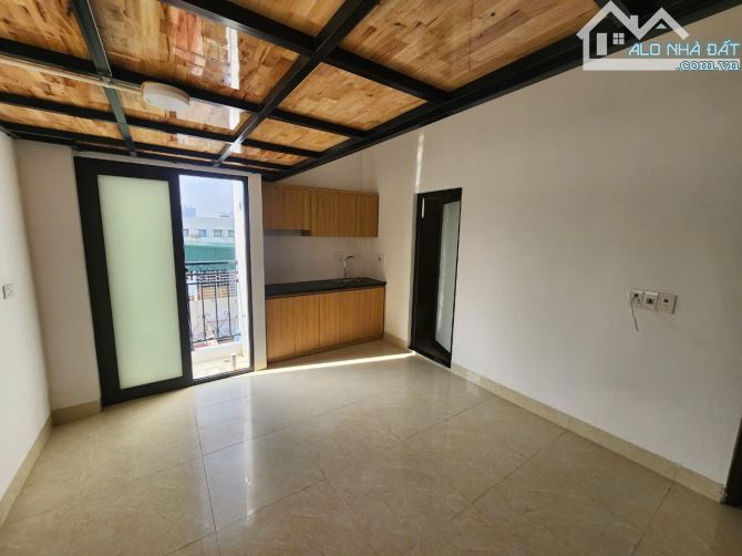 Cho Thuê CCMN 172 Vũ Hữu Thanh Xuân 30m2 Studio Gác Xép Ban Công Cửa Sổ Thang Máy Ô Tô Đỗ - 1