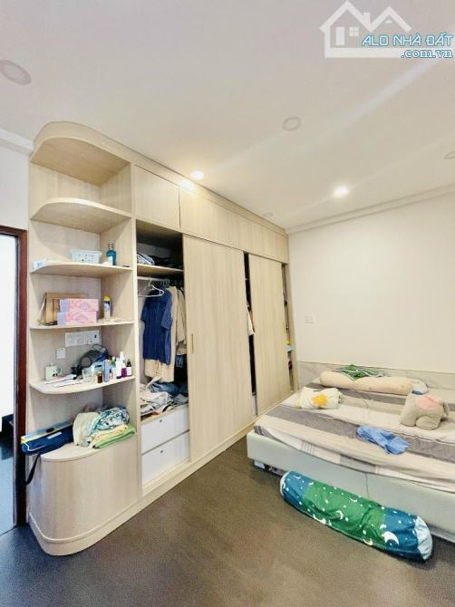 Nhà Bán Út Tích HXH , 1 Trệt , 3 Lầu , Ngay Trung Tâm Tân Bình 105m , Giá 9,5 Tỷ - 1