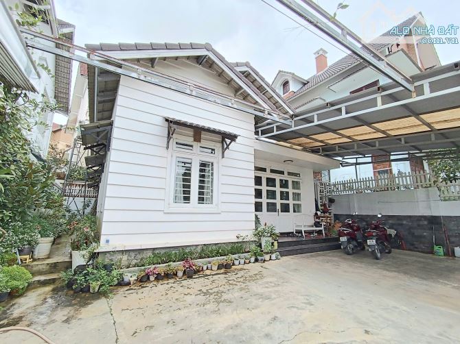 🏡 BÁN VILLA SÂN VƯỜN ĐƯỜNG YERSIN - CÁCH HỒ XUÂN HƯƠNG CHỈ 500M - ĐƯỜNG Ô TÔ RỘNG RÃI - 1