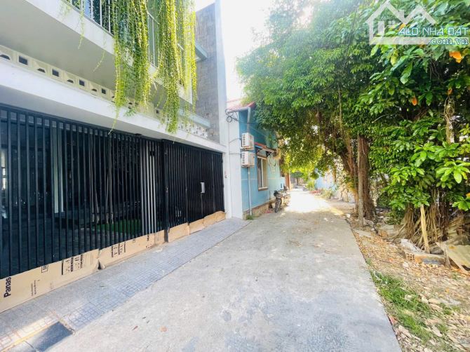 ĐẤT HIẾM KIỆT HOÀNG QUỐC VIỆT - KHU DÂN CƯ SIÊU VIP - 2
