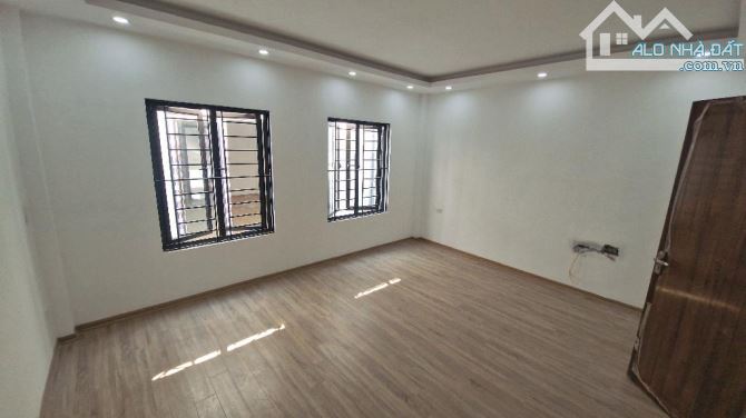 Bán nhà Phố Xốm , mới tinh , sát mặt phố ,31m2 , nhỉnh4 tỷ - 2