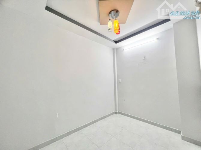 BÁN NHÀ MỚI LÊ ĐÌNH CẨN - BÌNH TÂN - 40M2 - 3 TẦNG -  4PN- HẺM XE HƠI . GIÁ CHỈ NHỈNH 4 TỶ - 3