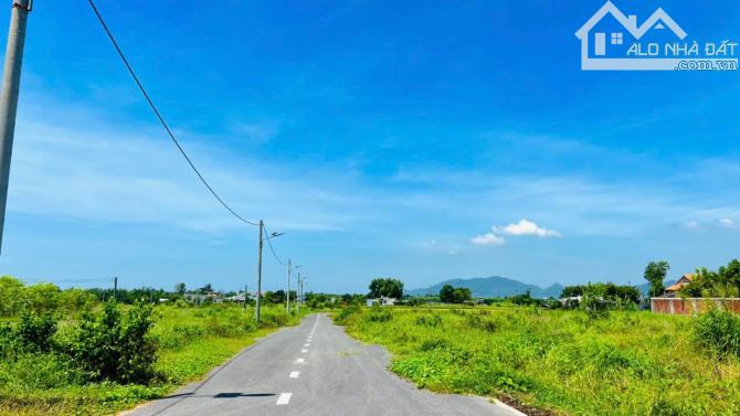 Bán đất trung tâm Thị Trấn Đất Đỏ - đường nhựa Trần Huy Liệu 370m2 - 3