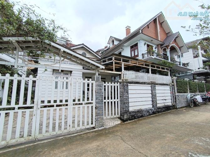 🏡 BÁN VILLA SÂN VƯỜN ĐƯỜNG YERSIN - CÁCH HỒ XUÂN HƯƠNG CHỈ 500M - ĐƯỜNG Ô TÔ RỘNG RÃI - 3