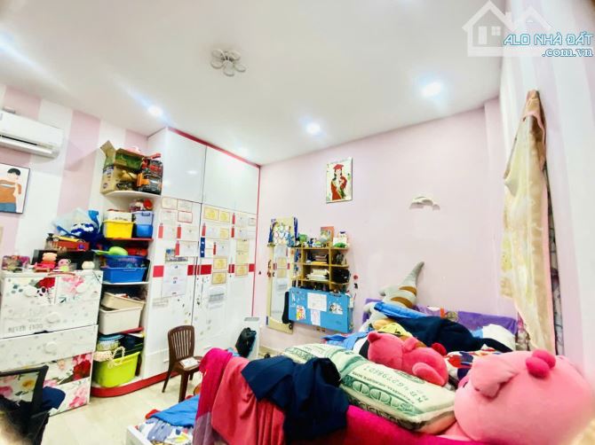 MẶT TIỀN KINH DOANH CÓ VỈA HÈ - ĐƯỜNG NHỰA 12M - 4 TẦNG BTCT - 64M2 - CHỈ 12,5 TỶ - 4