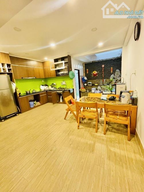 Nhà Bán Út Tích HXH , 1 Trệt , 3 Lầu , Ngay Trung Tâm Tân Bình 105m , Giá 9,5 Tỷ - 7