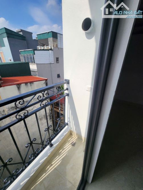 Cho Thuê CCMN 172 Vũ Hữu Thanh Xuân 30m2 Studio Gác Xép Ban Công Cửa Sổ Thang Máy Ô Tô Đỗ - 8