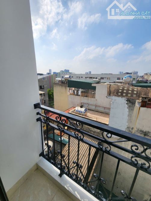 Cho Thuê CCMN 172 Vũ Hữu Thanh Xuân 30m2 Studio Gác Xép Ban Công Cửa Sổ Thang Máy Ô Tô Đỗ - 9