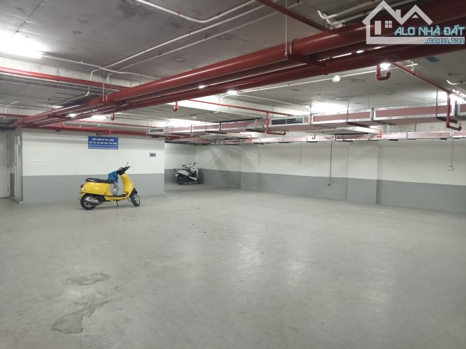 Bán gấp toà văn phòng Phố Trần Thái Tông, Cầu Giấy, DT 185m, 10 tầng, MT 9m, giá 72 tỷ