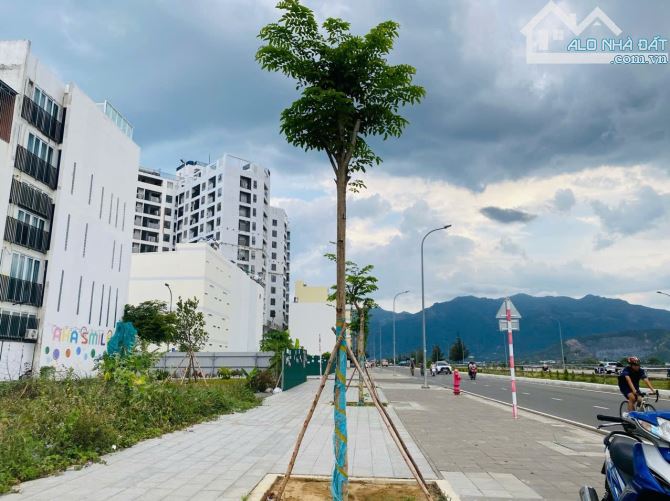 Bán lô đất view sông đường Vành Đai 2- KĐT VCN Phước Long 1. Dt 85,2m ngag 6m via hè 10m