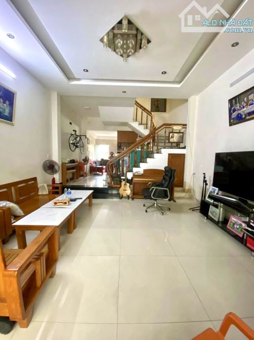 Bán Nhà Ung Văn Khiêm - 3 Tầng - Gần Biển - 66m2 - MT 5m - Mới Đẹp Ở Ngay - 7Ty5.