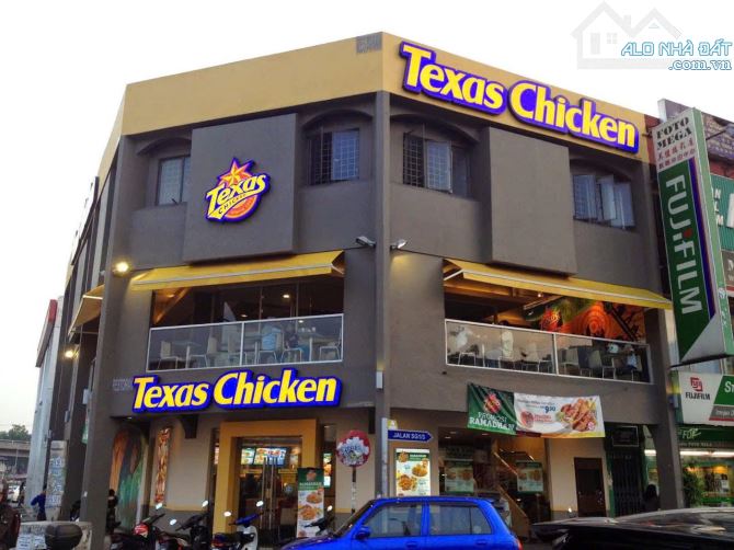 Cho thuê Nhà Phố Huế - Hoàn Kiếm, DT 420m², 3T, MT 25m, KD nhà hàng, Showrom, Bar, CF