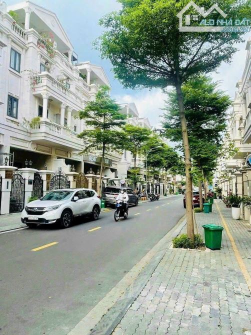 BIỆT THỰ CITYLAND-P7 , 5m x 20m , 3 LẦU , GIÁ : 16.8TY ( ĐCT 35TR/ THÁNG)