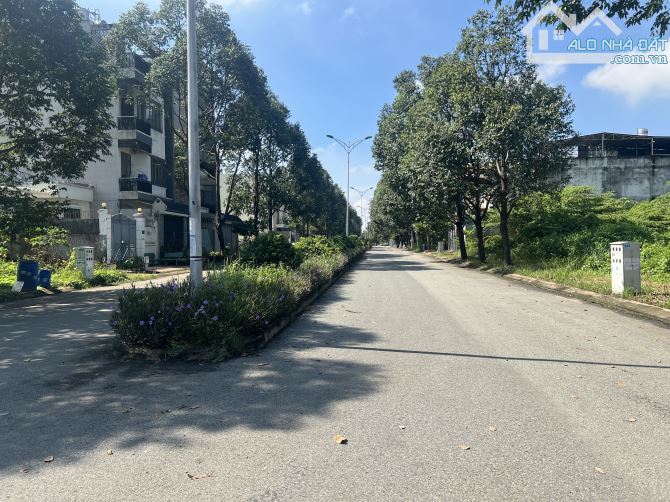Đất biệt thự 10x24,5m(245m2) View Sông - đường nhựa 10m - FULL thổ cư - Giáp SG