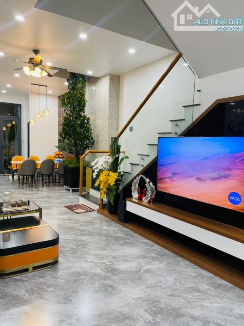 BÁN NHÀ 2 LẦU HẺM OTO ĐƯỜNG NAM KỲ NGANG 13M GIÁ 7 TY