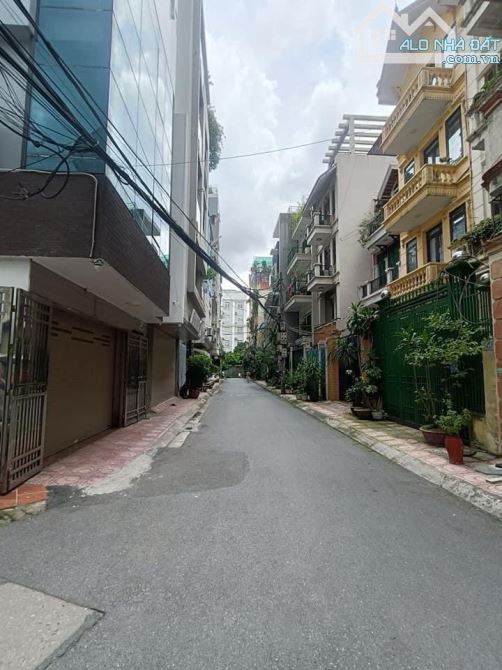 Bán nhà cấp 4, 123m2, mặt tiền 23m, Quận Ba Đình, ô tô tấp nập ngày đêm