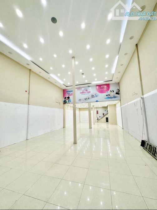 Cho Thuê MB Nguyễn Thị Định 8x22 phù hợp làm showroom bida