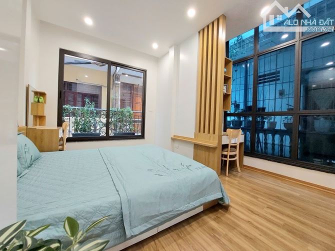 Bán nhà 5 tầng, 35m2, lô góc, phân lô, ô tô đỗ cửa, 3 ngủ, trung tâm Hai Bà, nhỉnh 6 tỷ